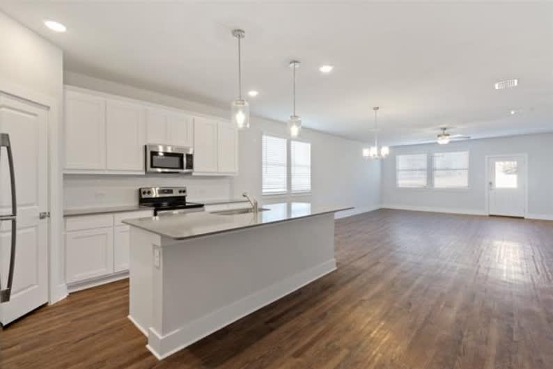 BOARDWALK - Image 14