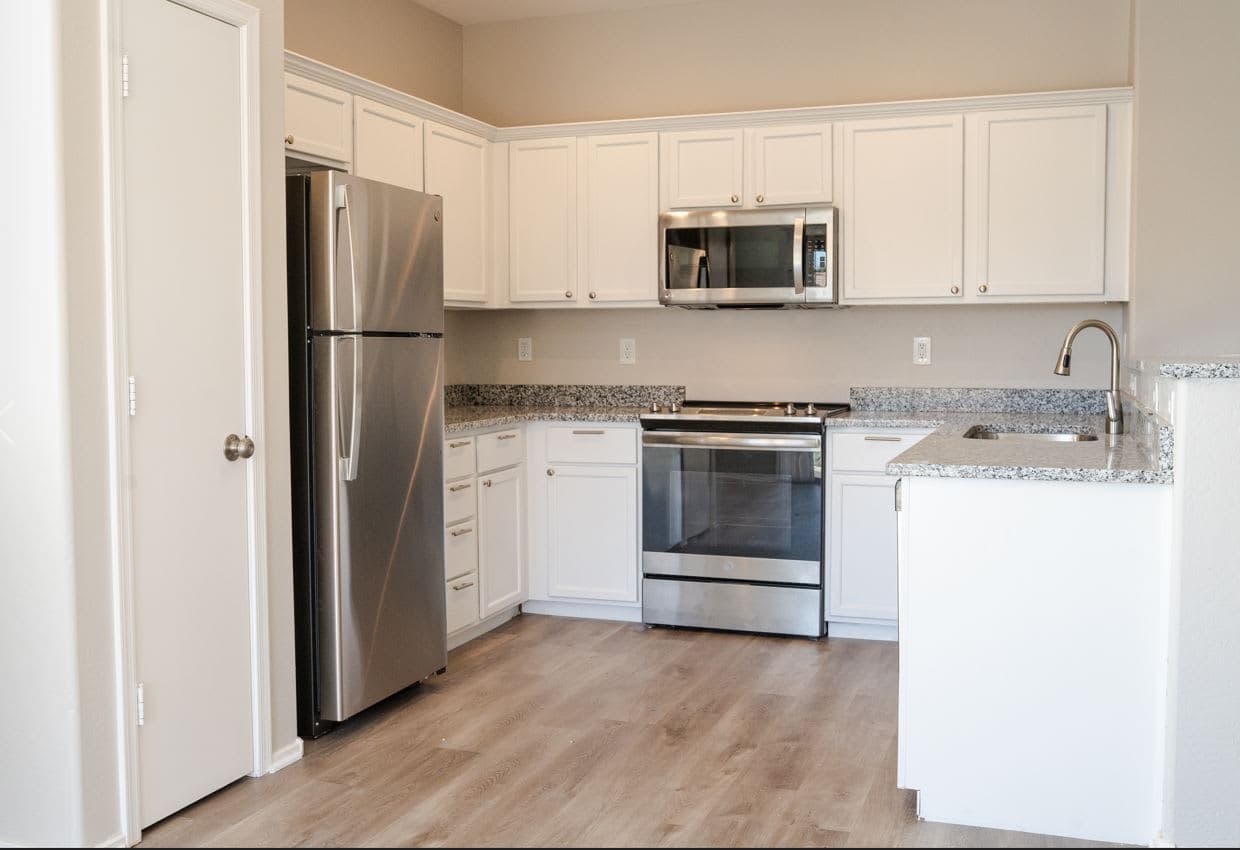 CAMDEN COURT - Image 3