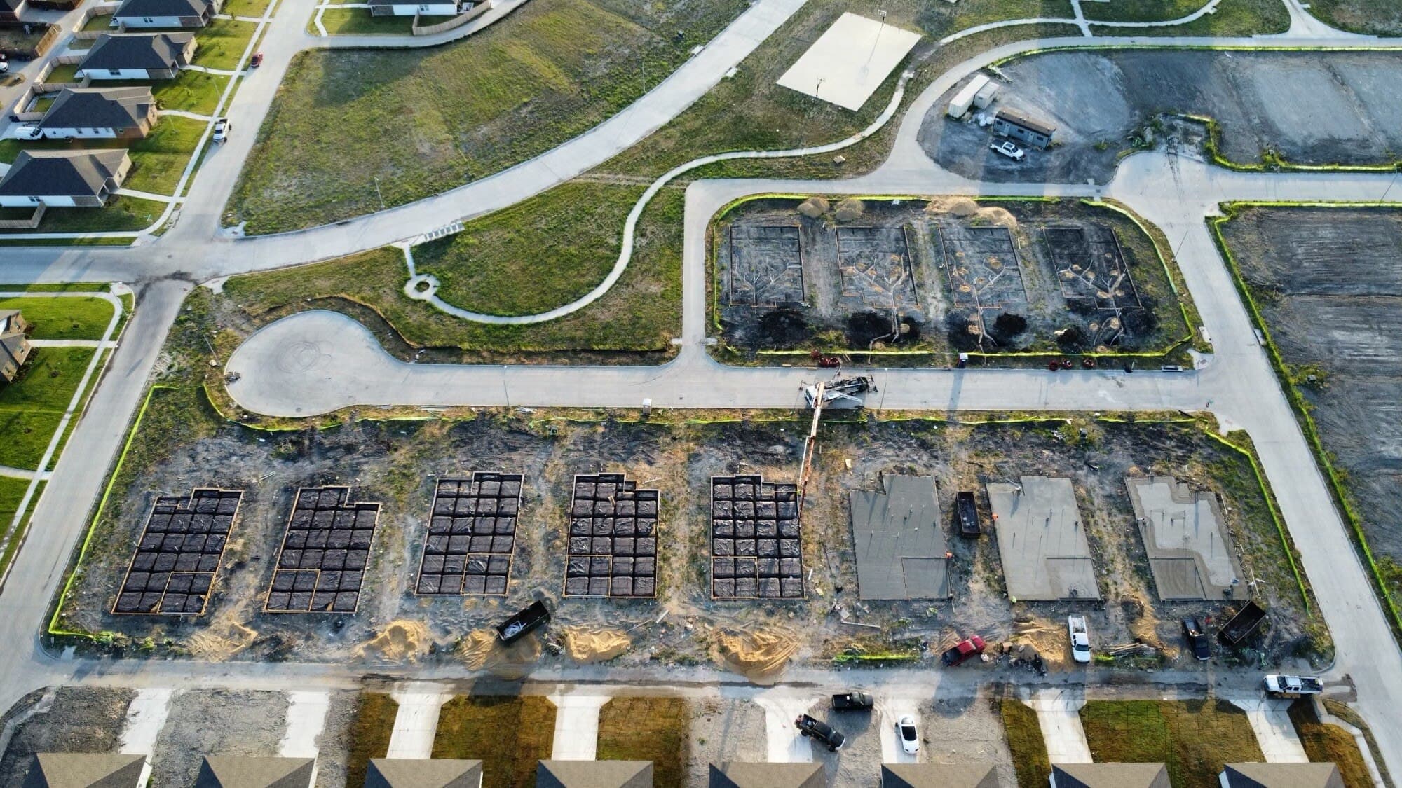 CARMEL VILLAS - Image 14